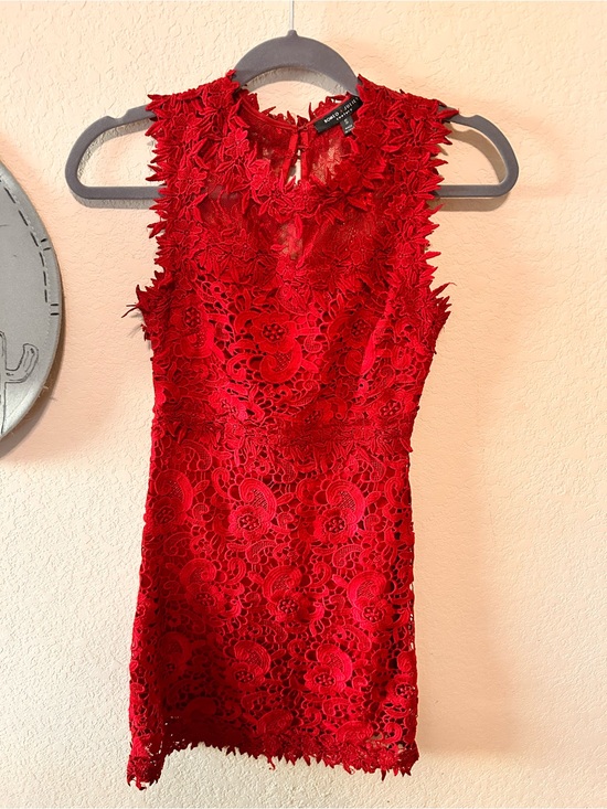 Romeo & Juliet Couture Dresses & Skirts - Romeo & Juliet Couture Red Floral Lace Mini Dress